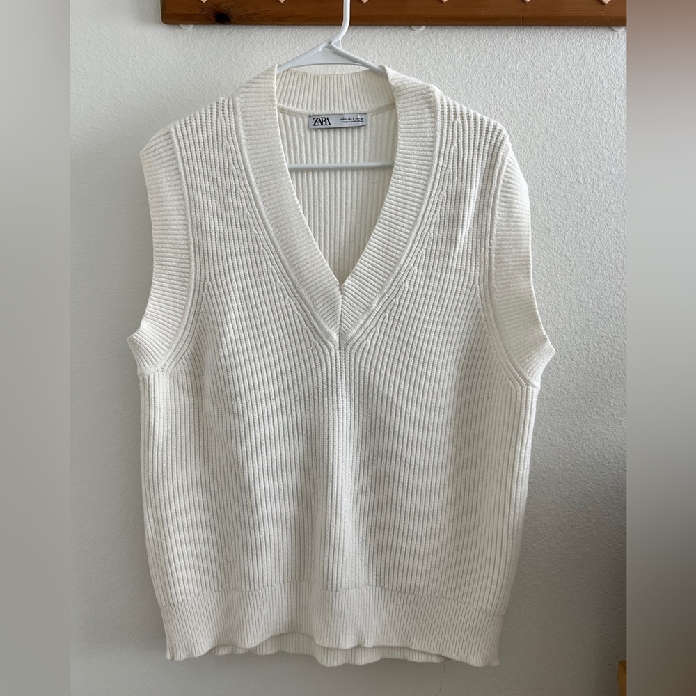 Zara Women's V-Neck Off White Oversized Sweater Vest